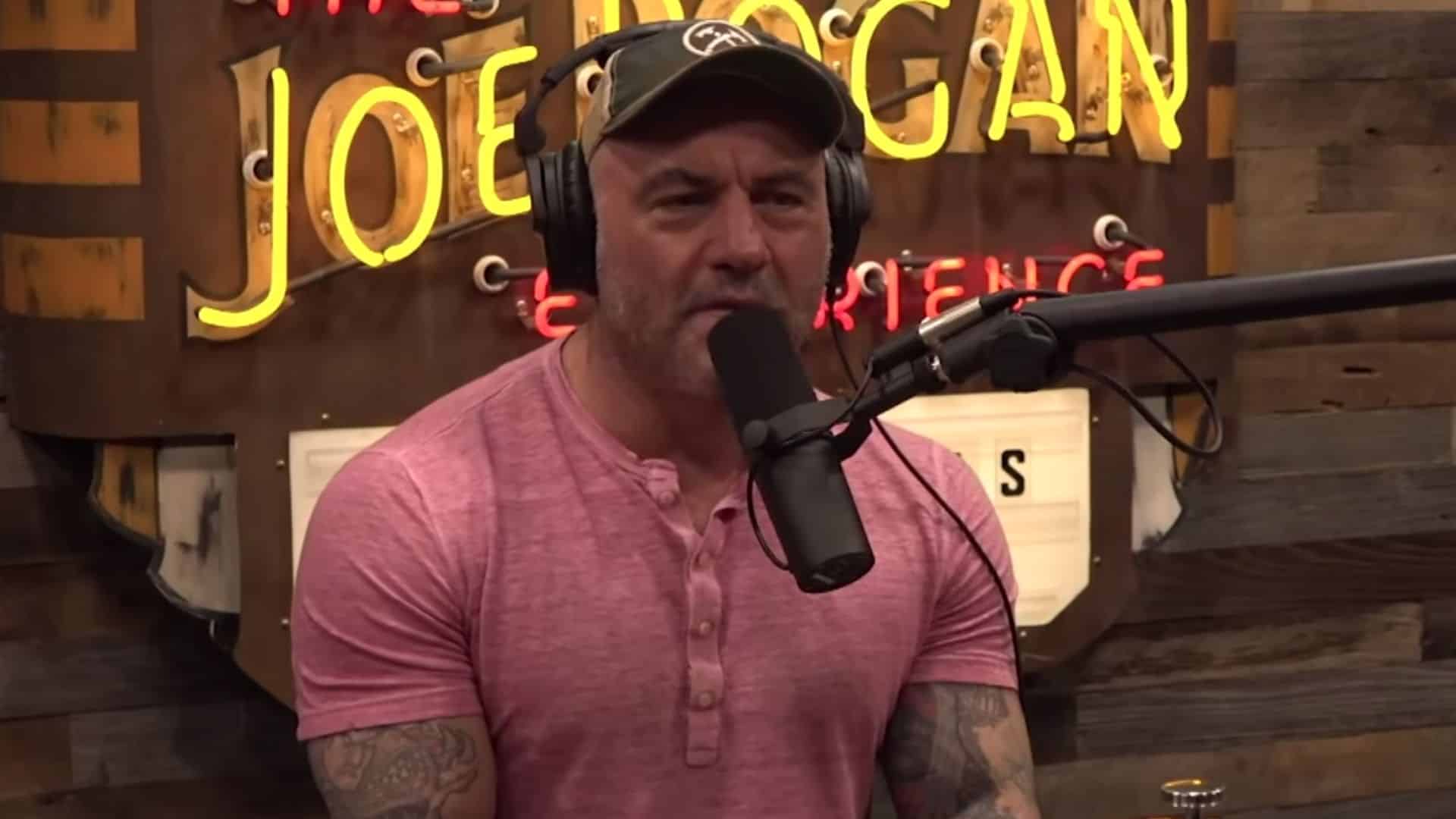 Joe Rogan talking to the mic on JRE podcast