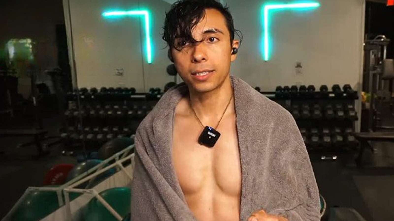 twitch-streamer-floods-gym-pool-water-ice-bath