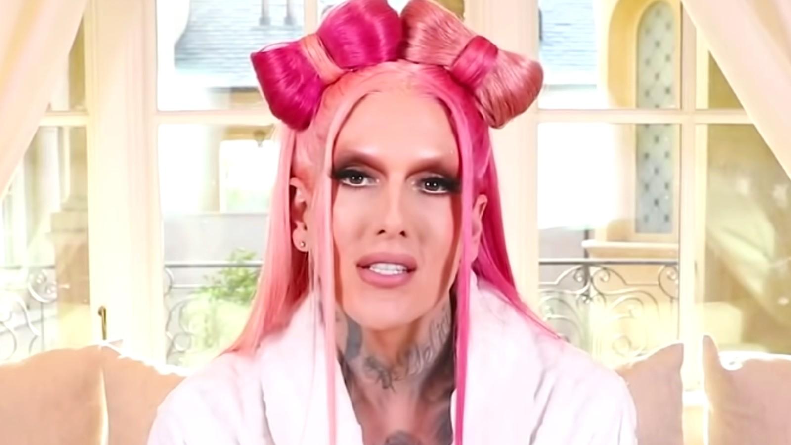 Jeffree Star filming a YouTube video