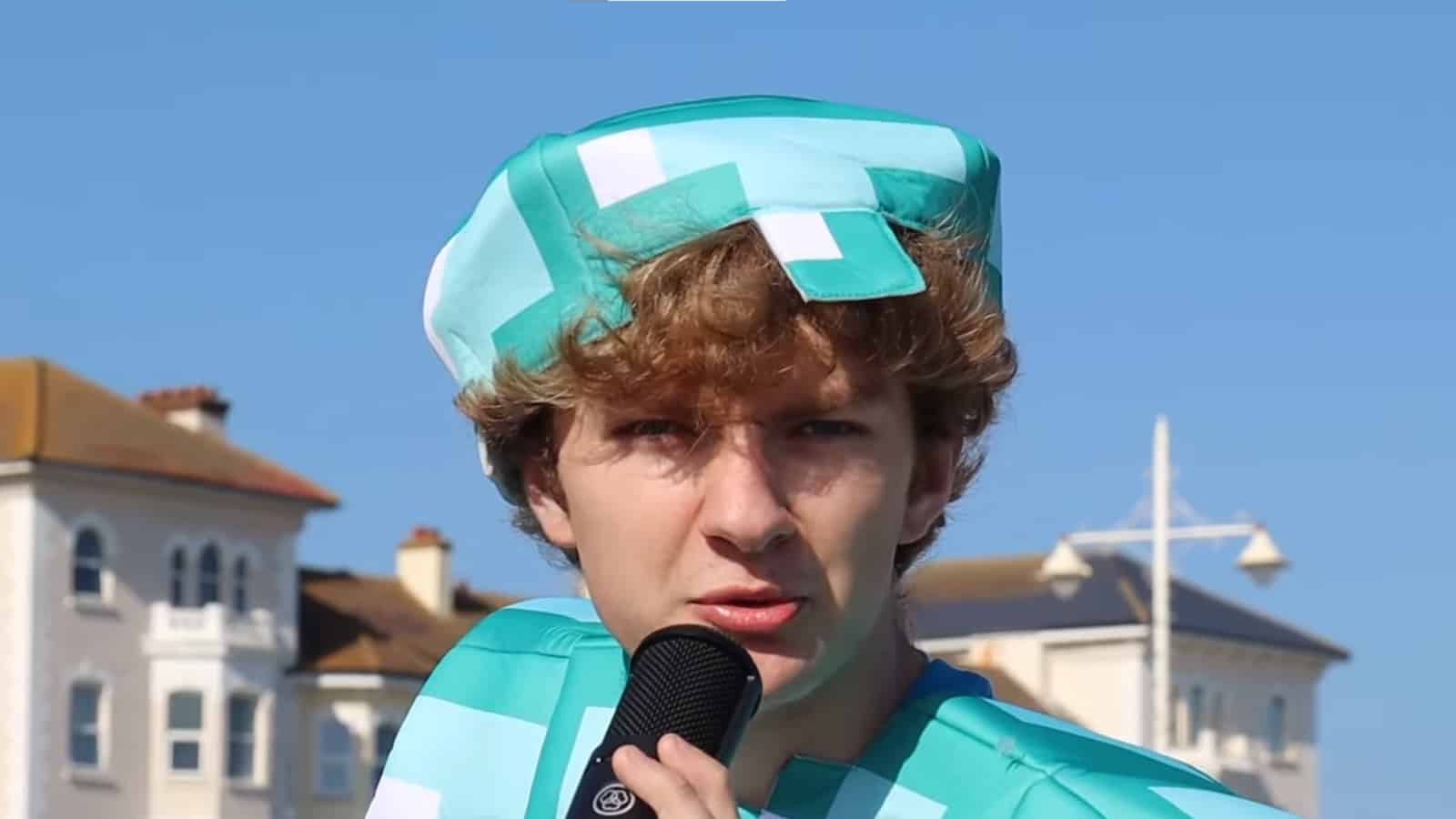 Dream face reveal: Largest Minecraft content creator finally reveals face  to millions - Dexerto