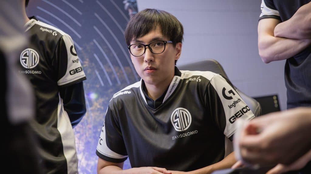 league of legends doublelift in tsm jersey