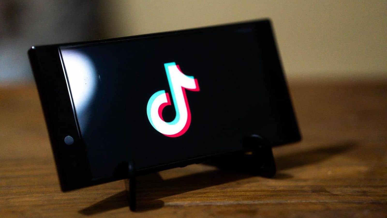 What does 'W' mean on TikTok? - Dexerto