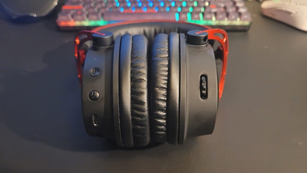 HyperX Cloud Alpha Wireless Review: A Gaming Headset With Mysterious  Battery Life