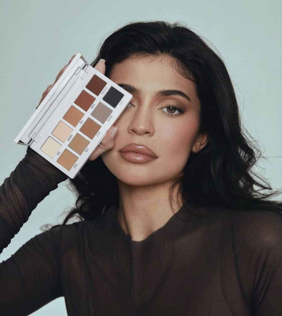 Kylie Jenner ha sido criticada por los fanáticos por usar el filtro de envejecimiento viral TikTok