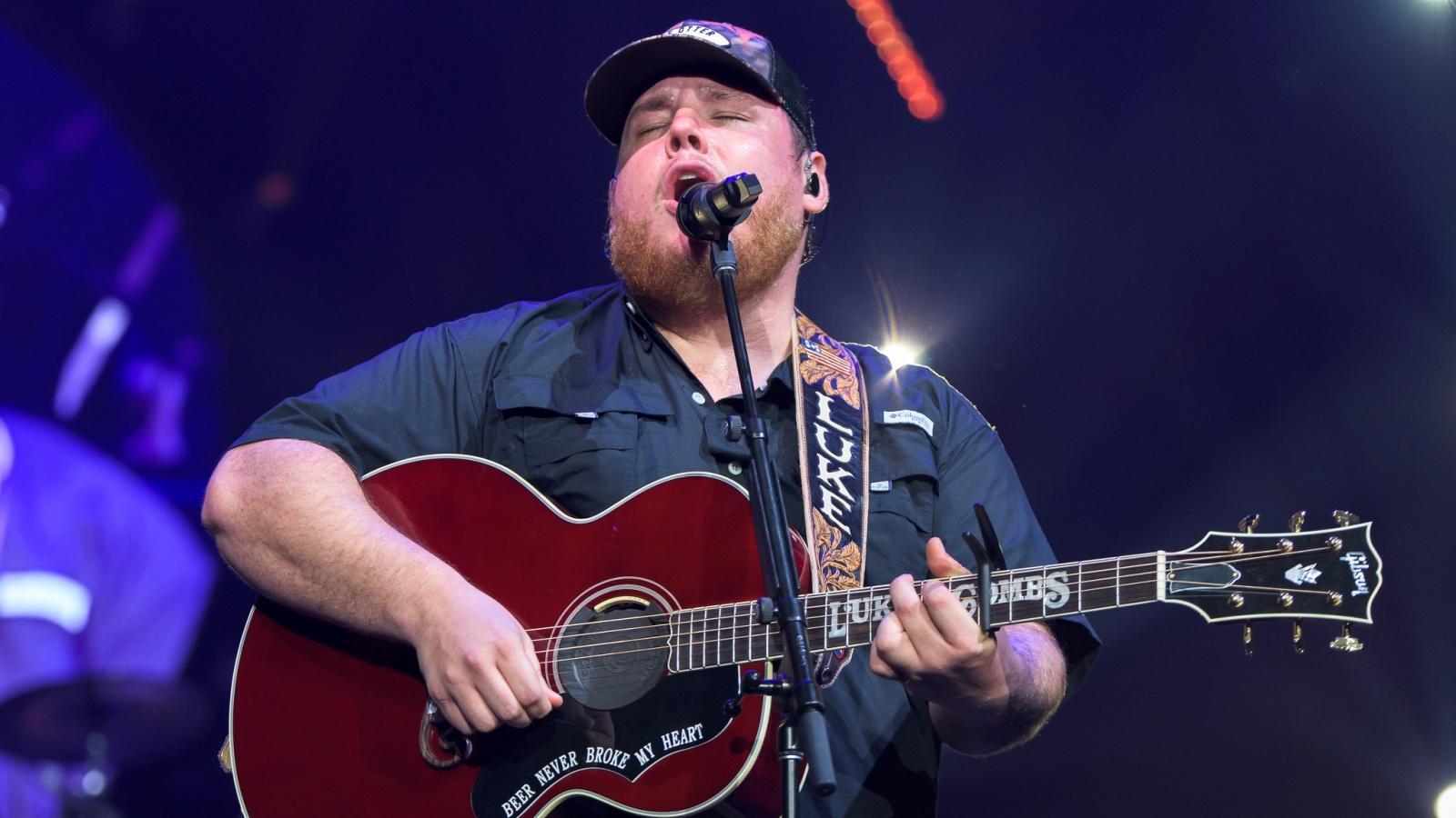 Luke Combs responds after fan hit with 250,000 copyright strike Dexerto