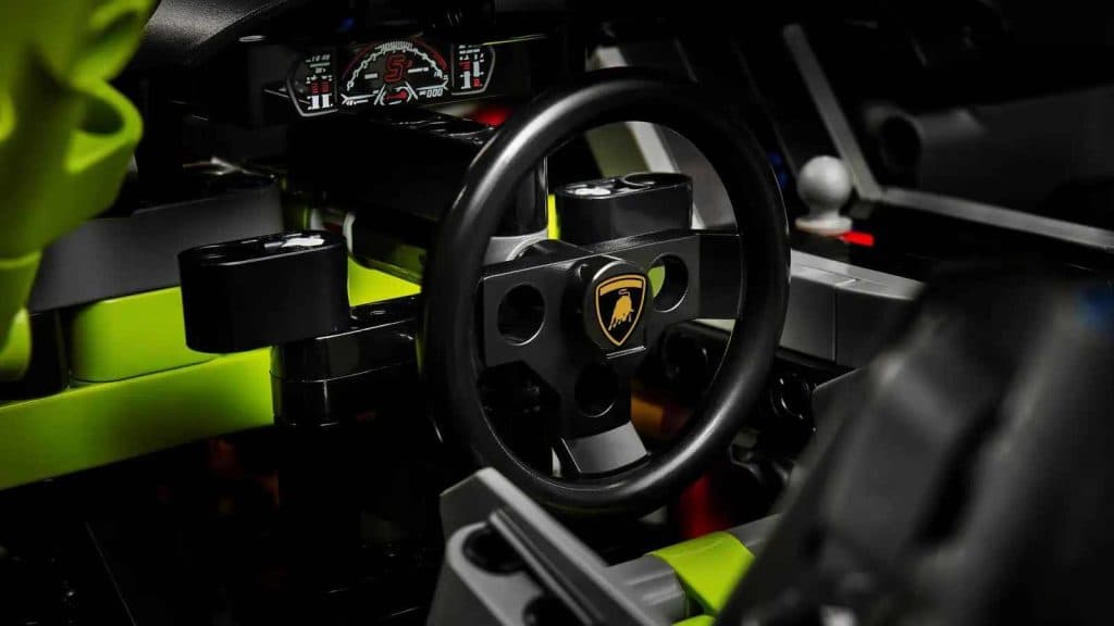 LEGO Technic Lamborghini Sián FKP 37 interior
