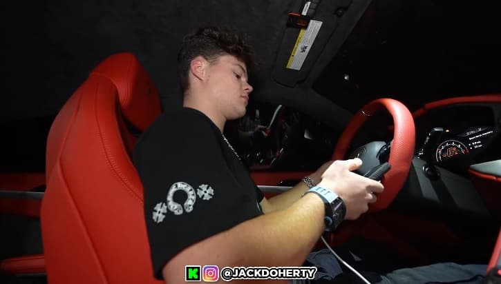 jack doherty driving on Kick and checking phone
