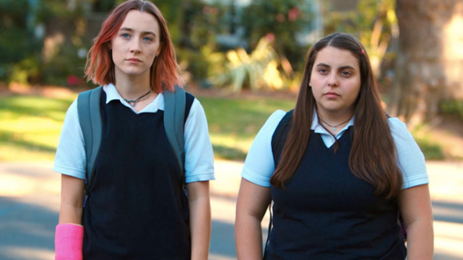 Saoirse Ronan and Beanie Feldstein in Lady Bird