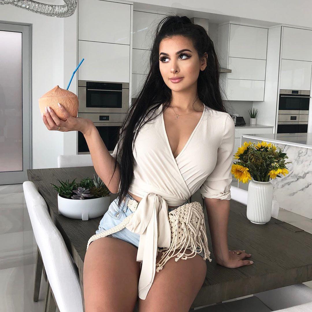 SSSniperWolf hits out at Instagram model over YouTube copyright claim -  Dexerto