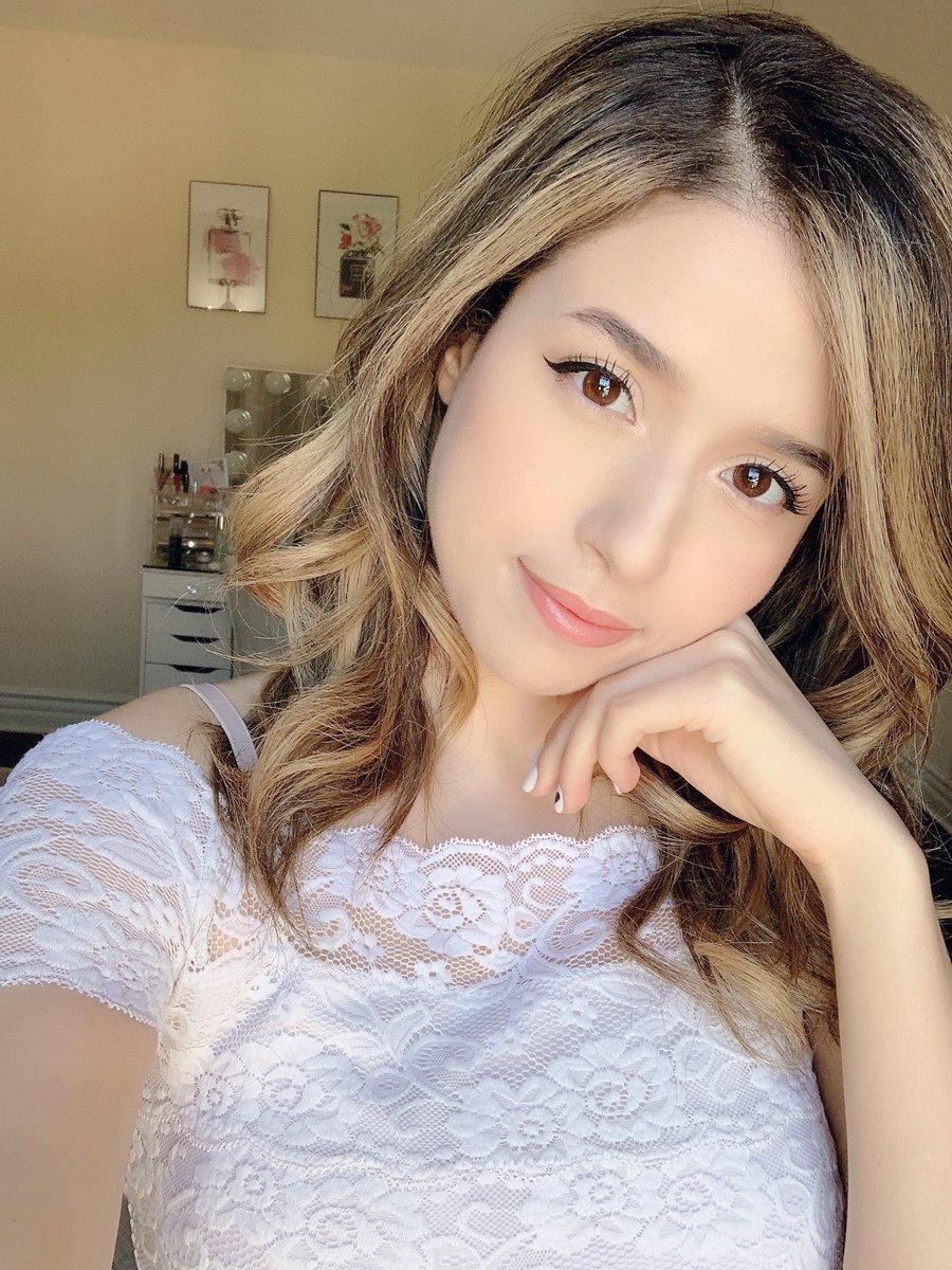 Pokimane, Twitter