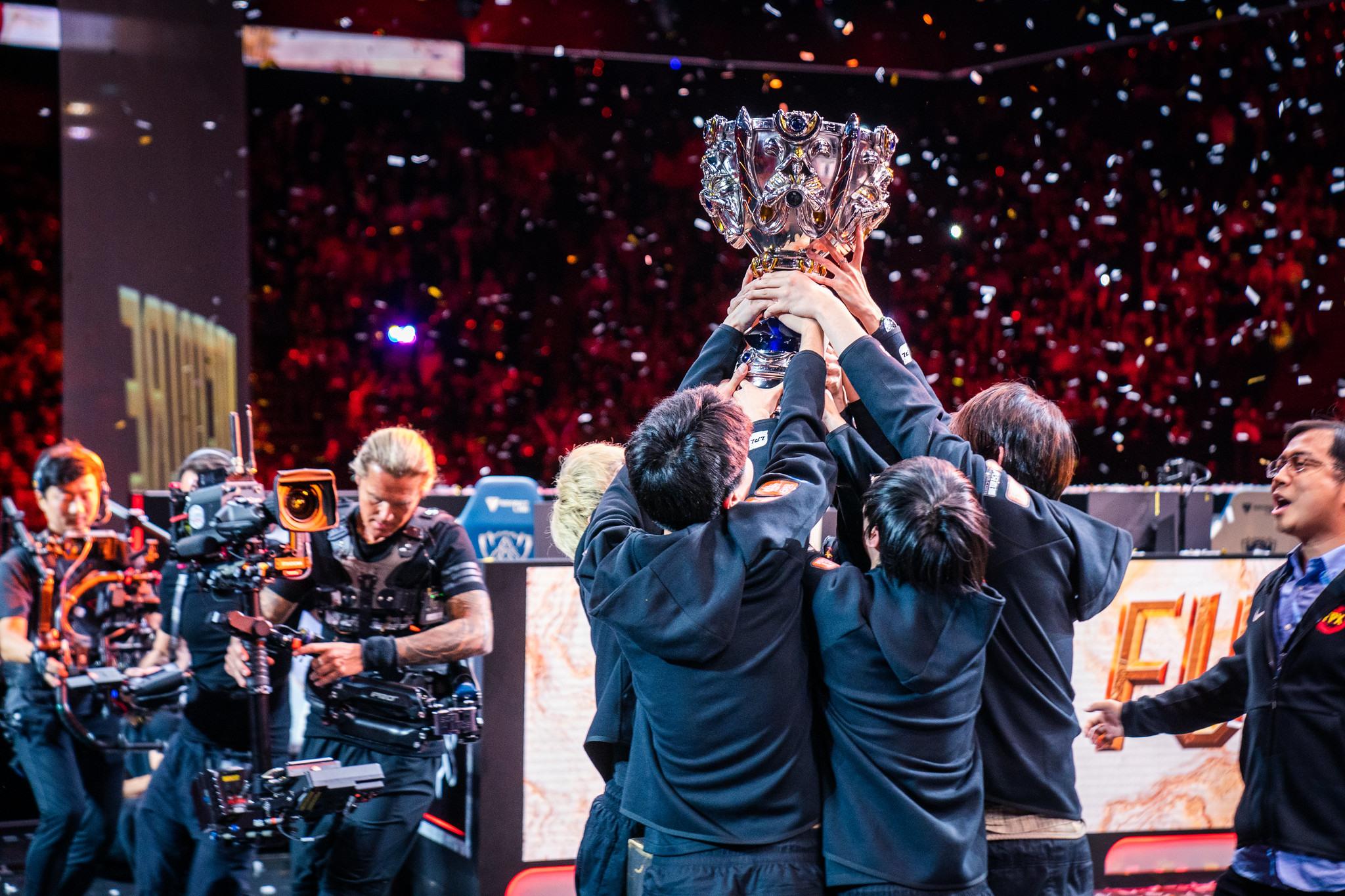Worlds 2019] Louis Vuitton sends G2 and FPX Some Serious Swag