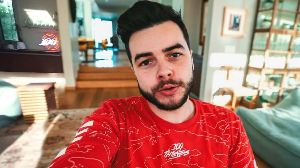 YouTube: Nadeshot