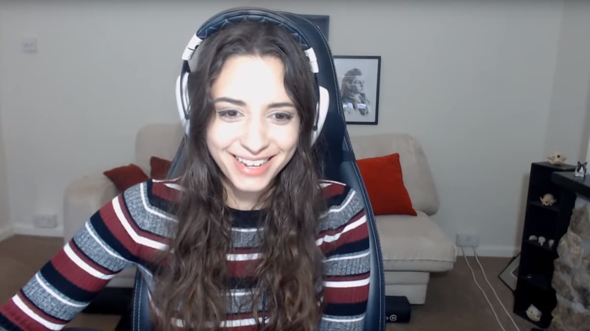 Sweet_Anita smiling on Twitch