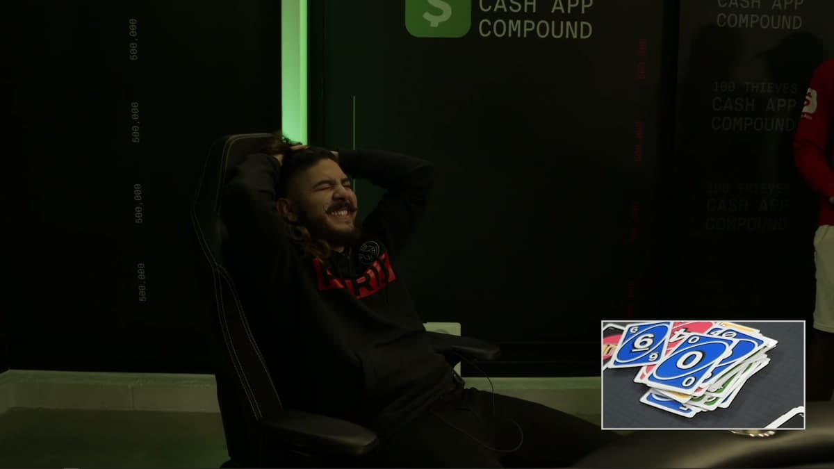 Castro1021 wearing black jumper on 100 Thieves stream