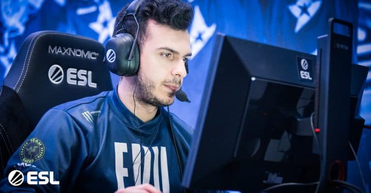 Tarik competing for Evil Geniuses.