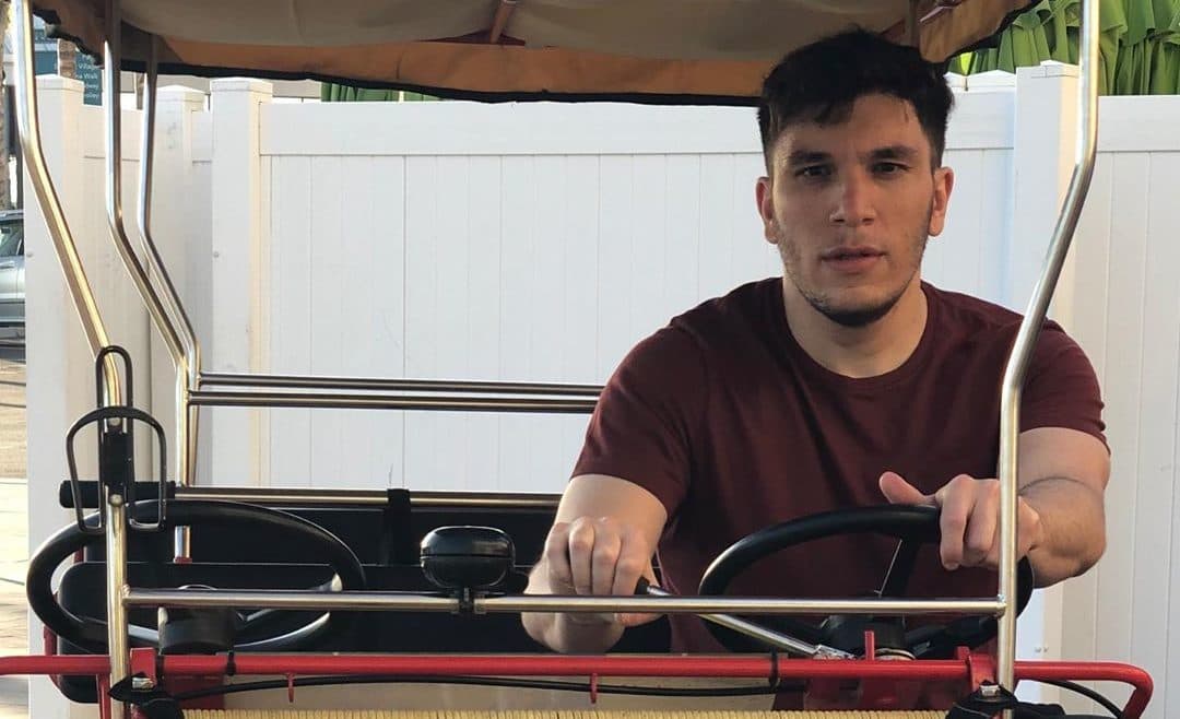 Streamer trainwrecks driving