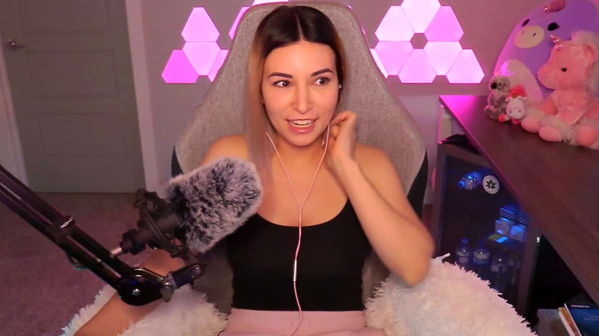 Alinity speaks to her audience in her stream setup.