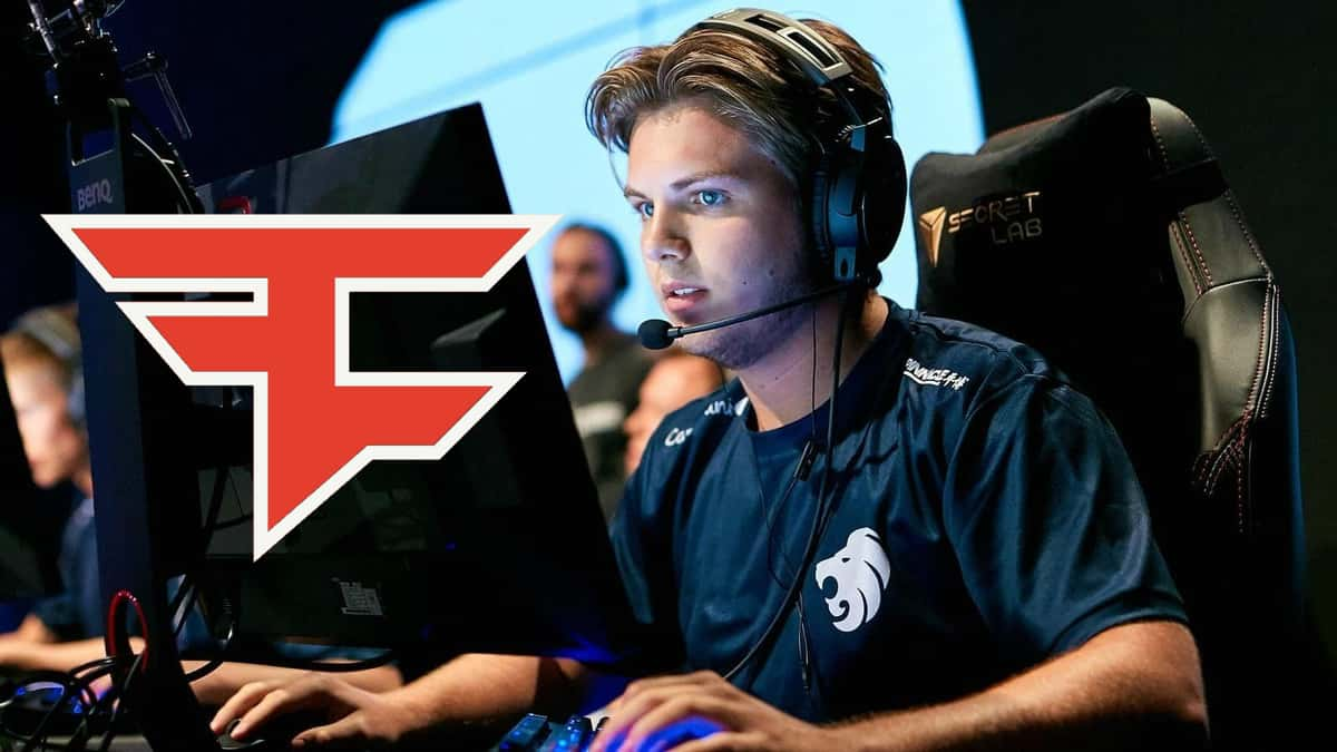 Kjaerbye playing CSGO for North