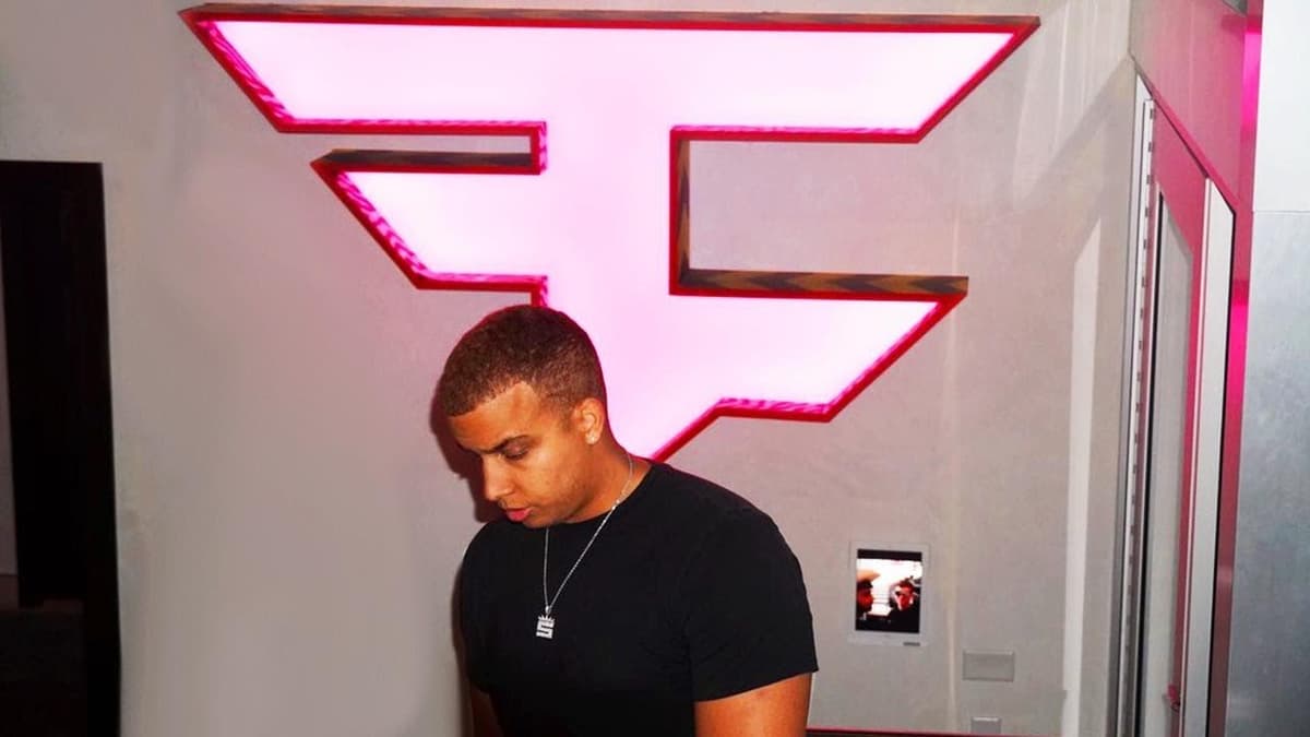 Swagg with FaZe logo