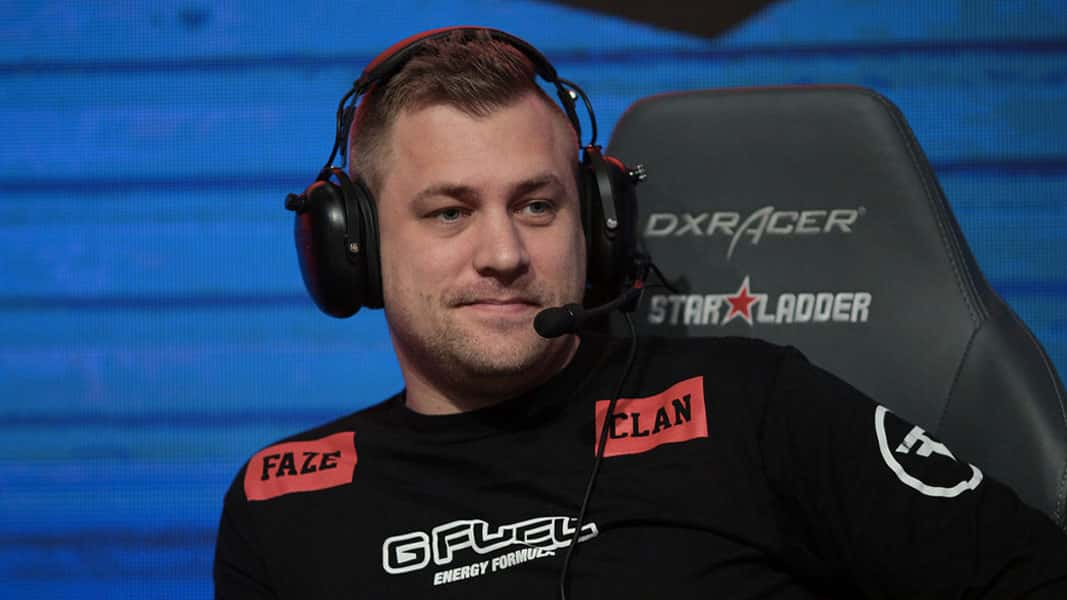 Robban as FaZe Clan's CSGO Coach