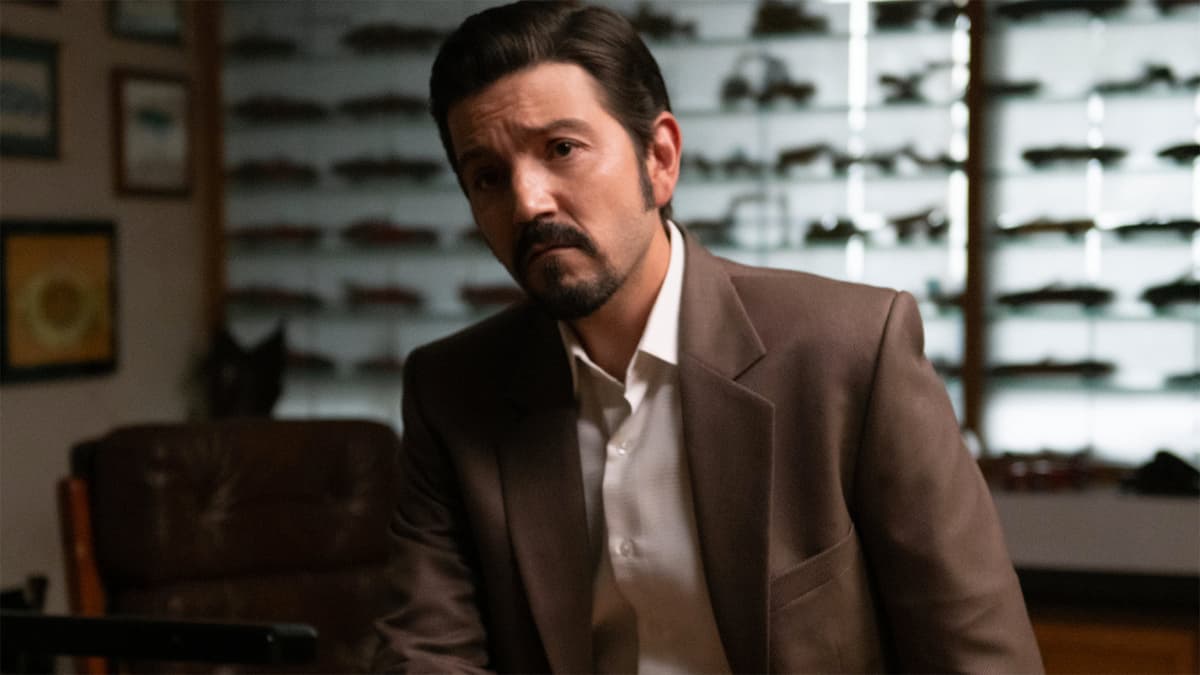 Diego Luna in Narcos Mexico