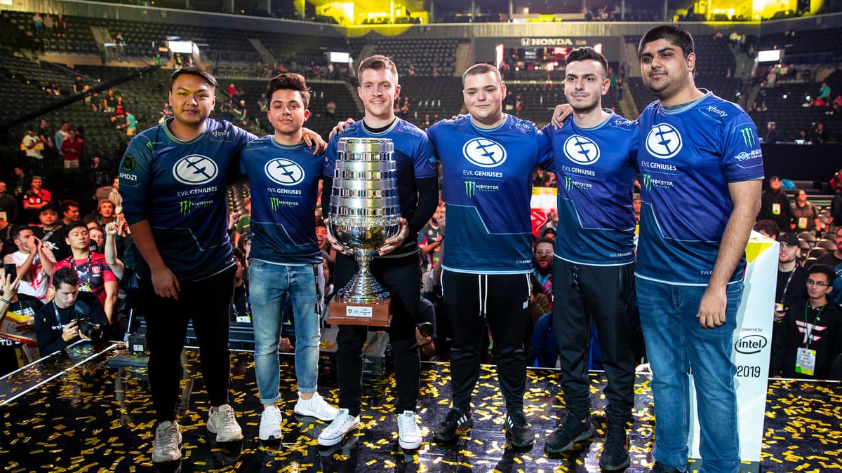 Evil Geniuses with ESL ONE New York trophy