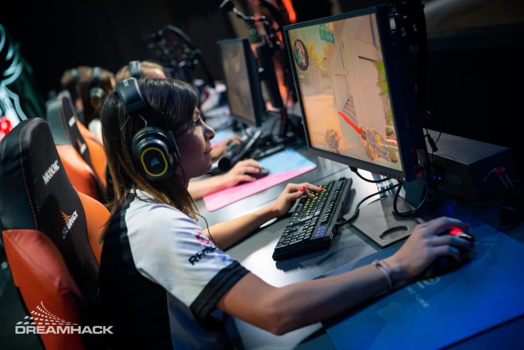 zAAz playing for Besiktas Esports at DreamHack Rotterdam 2019 CS:GO