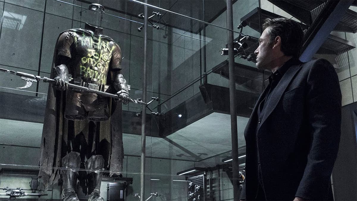 Robin's suit in Batman v Superman Dawn of Justice