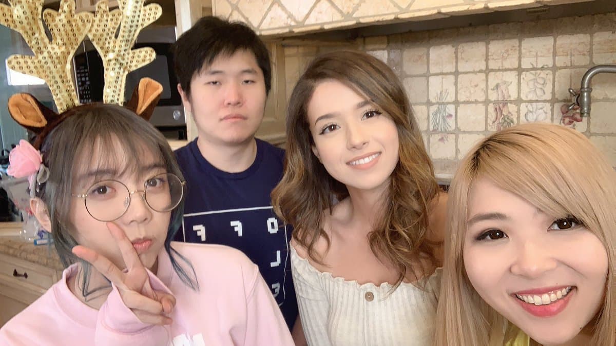 Yvonne Pokimane OfflineTV