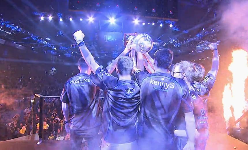 KennyS and EnvyUs lifting DreamHack Cluj-Napoca Major 2015 trophy