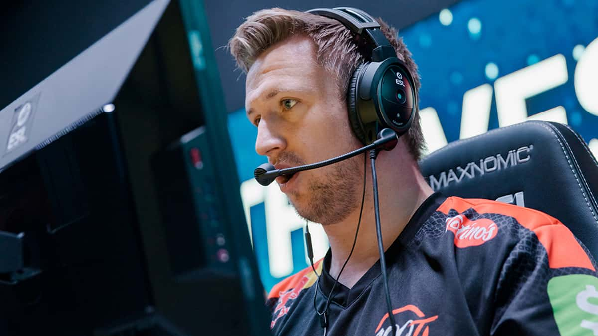 Jkaem plays for 100 Thieves at ESL.