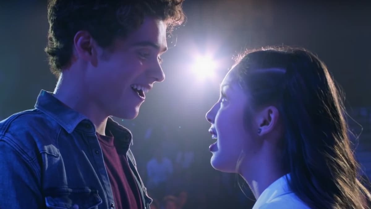 Olivia Rodrigo and Joshua Bassett sing in HSM the series