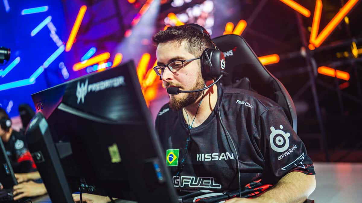 Mav playing for FaZe Clan at Season 10 Pro League Finals