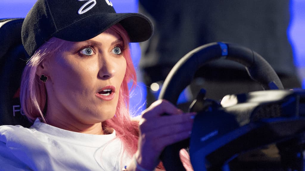 Supercar Blondie virtual F1 race against Craig David