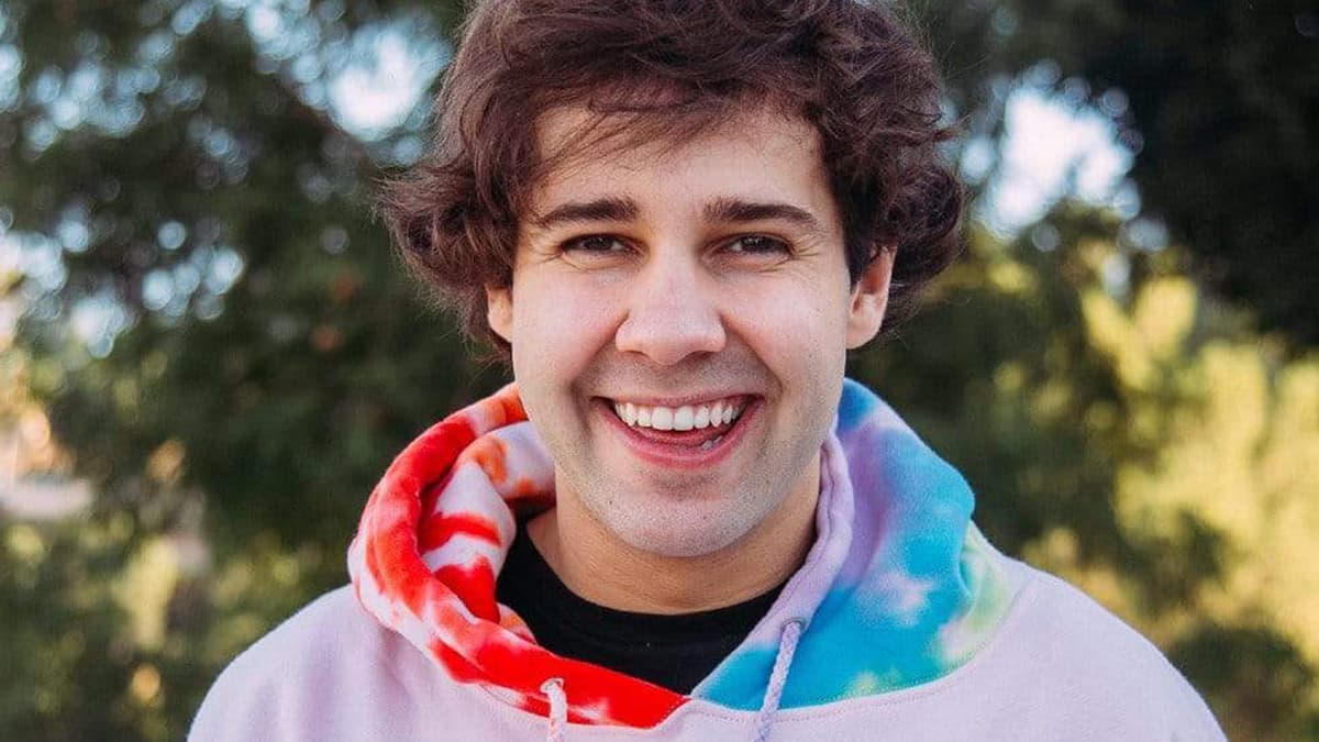 David Dobrik modelling his merchandise