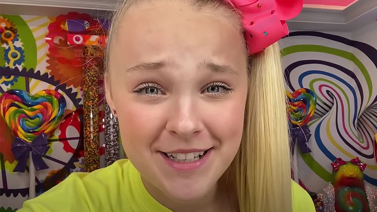 JoJo Siwa opens up about relationship status