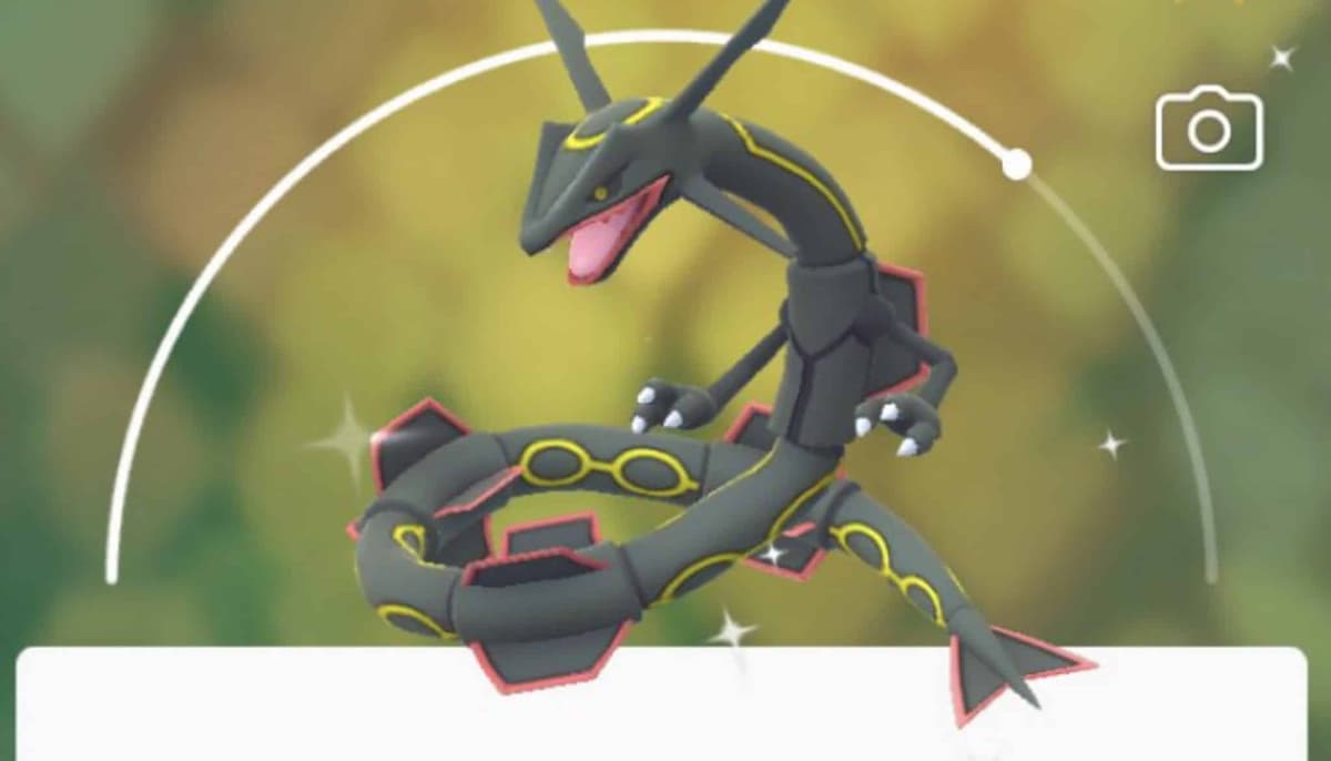 Screenshot of Shiny Rayquaza in Pokemon Go.