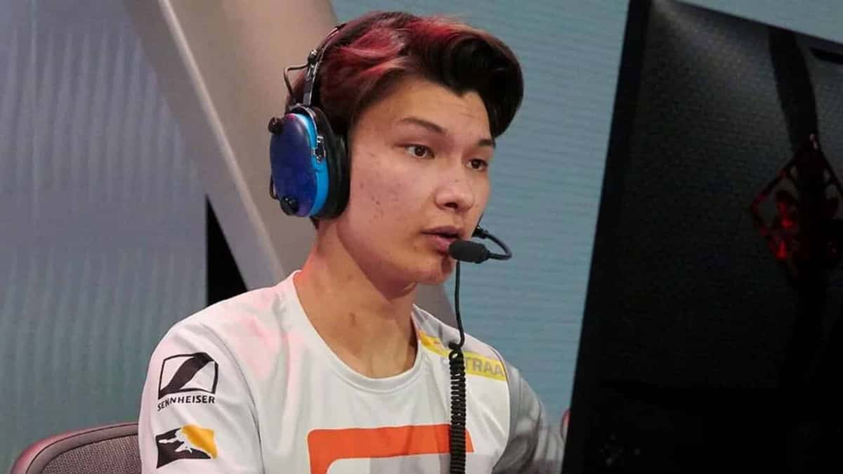 Sinatraa on stage