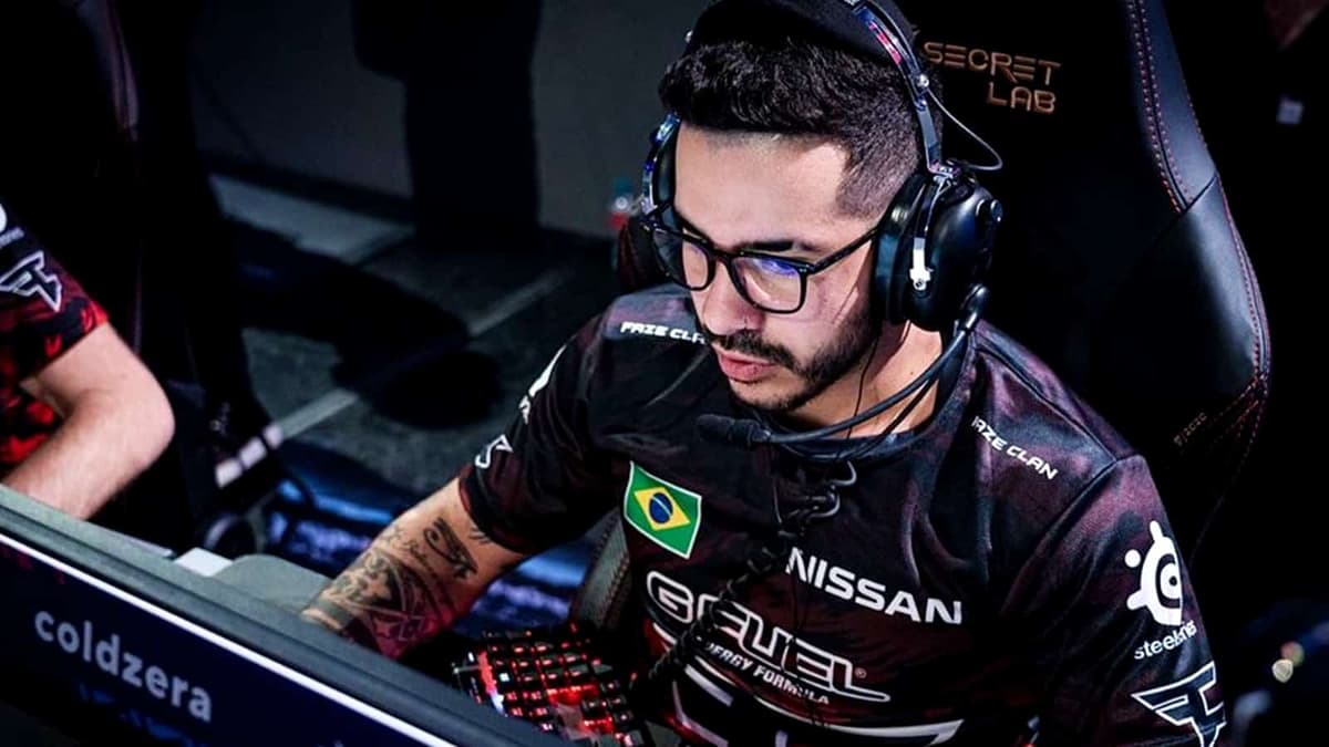 Coldzera playing for faze