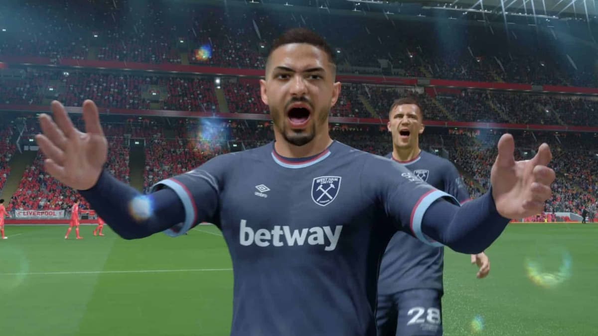 lanzini celebrating into the camera