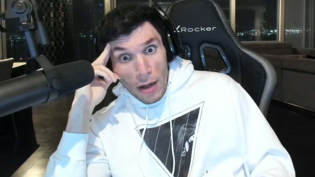 Trainwrecks freaks out after stream sniping "weirdos" fire lasers at house