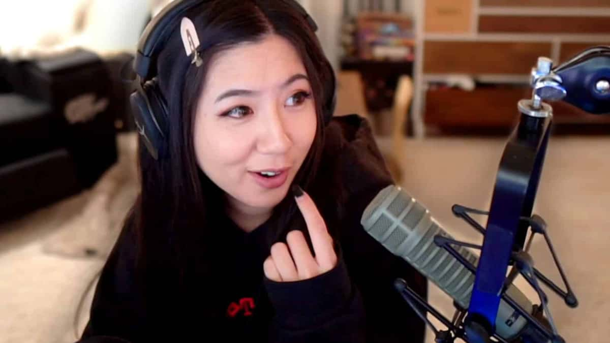 Fuslie thinks on Twitch stream.