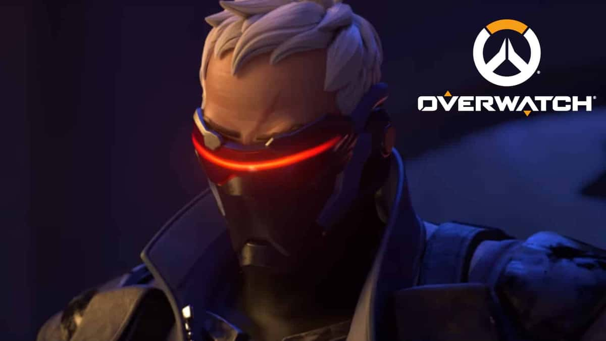 Soldier 76 uses visor