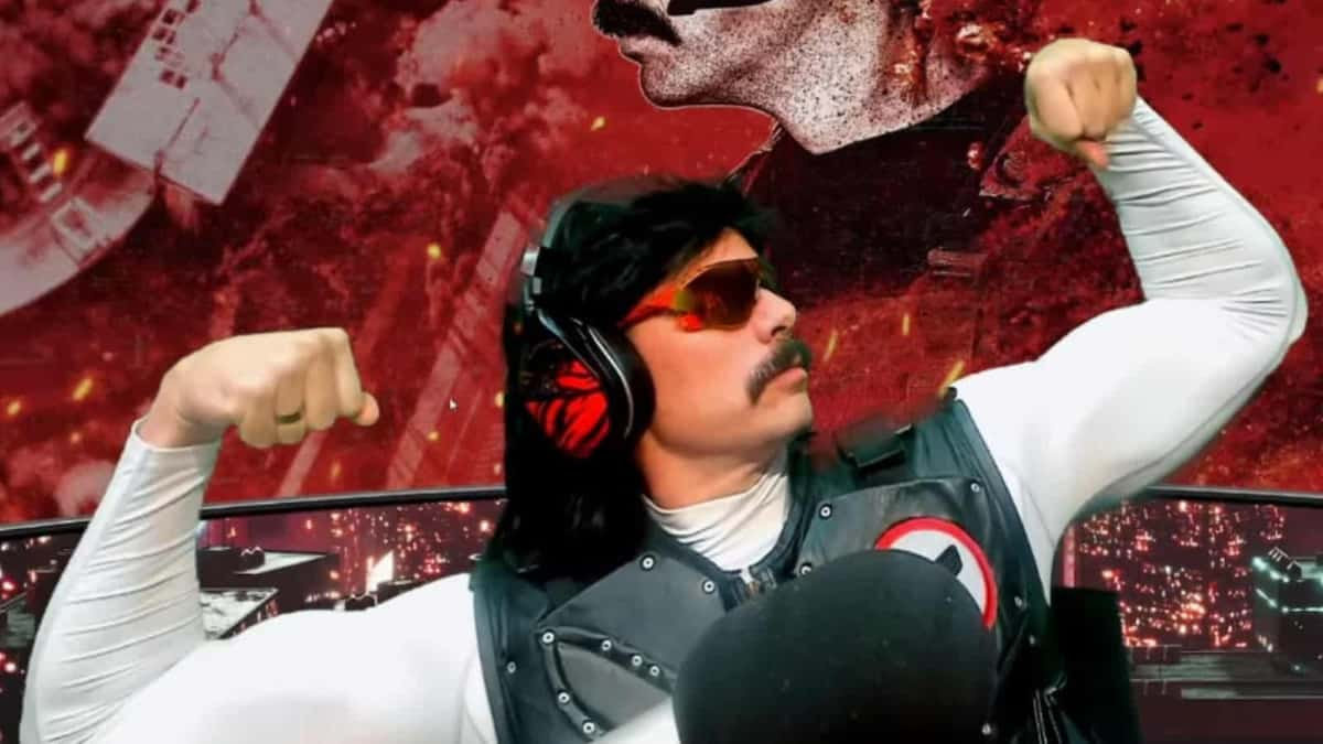 Dr Disrespect poses like hulk hogan