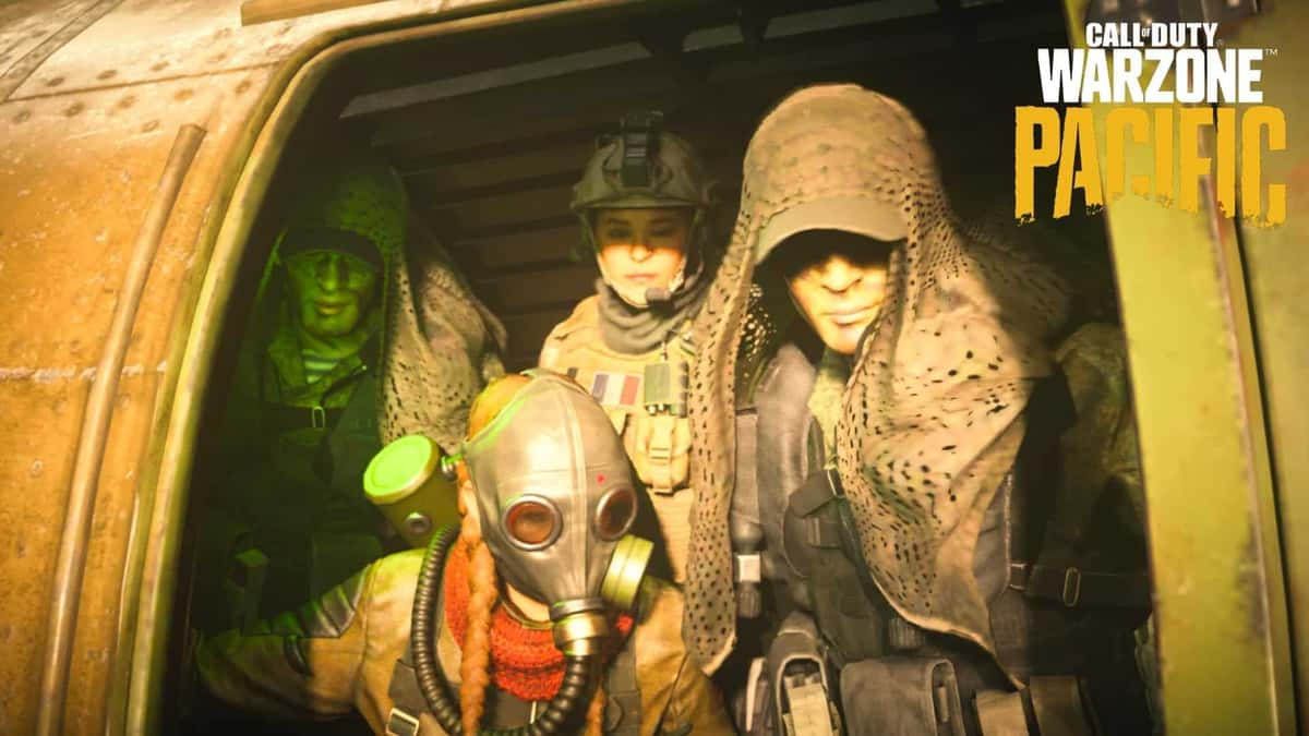 Warzone characters preparing to jump out of plane