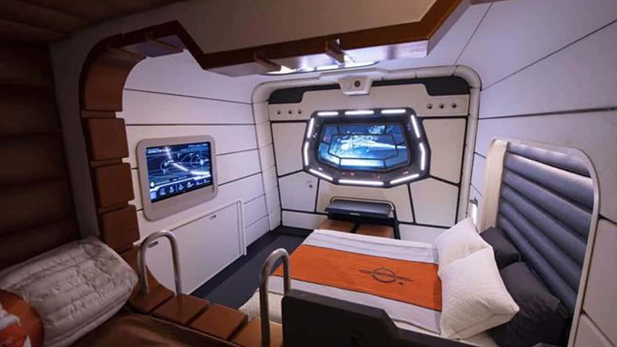 Star Wars Galactic Starcruiser hotel room