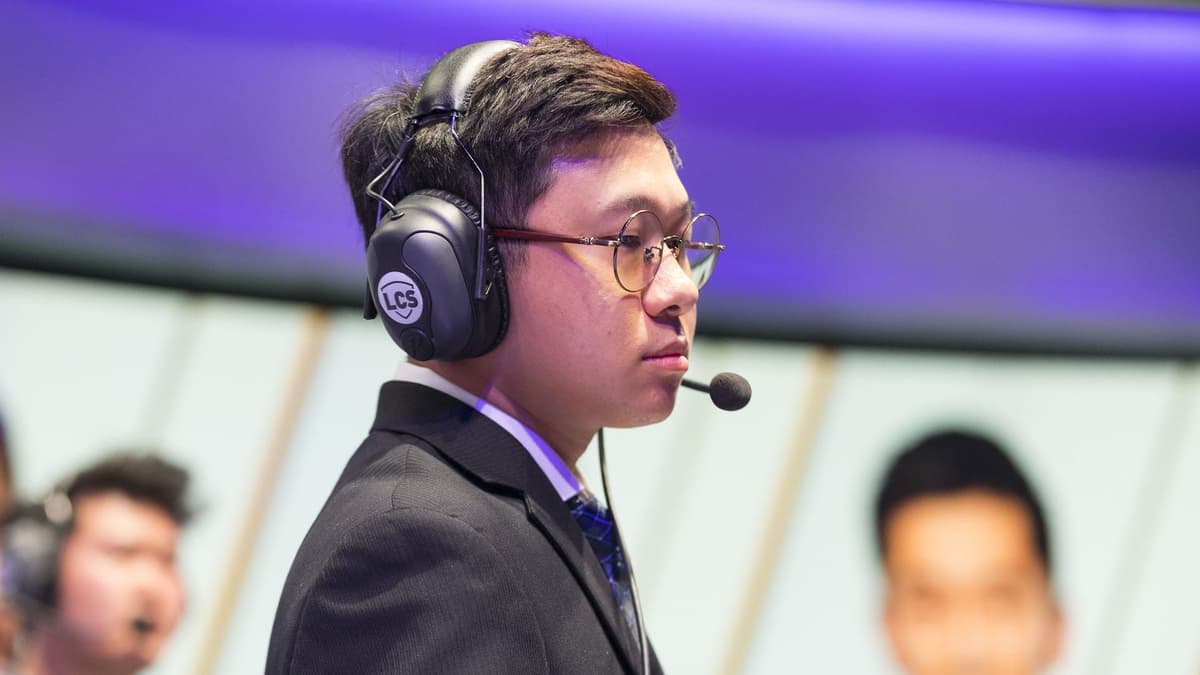 Peter Zhang coaching TSM in LCS