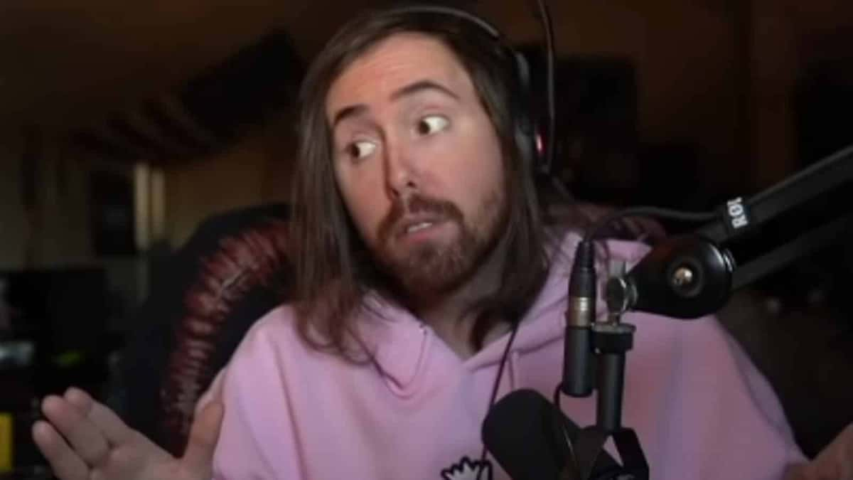 Asmongold pink hoodie microphone