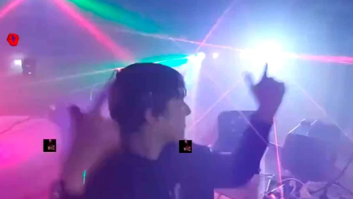 Twitch streamer crossmauz raving with lights on Twitch