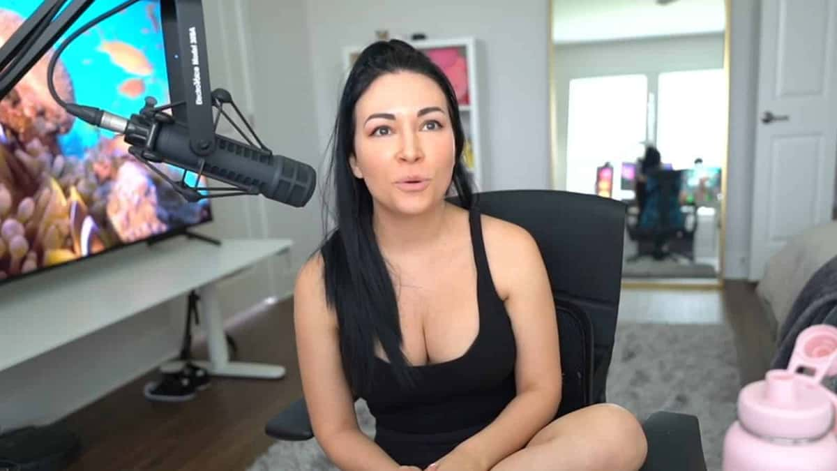 Alinity livestreaming